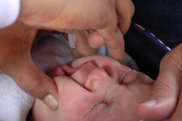 تطعيم الأطفال.. أفضل وسائل الحماية من الالتهاب الرئوى