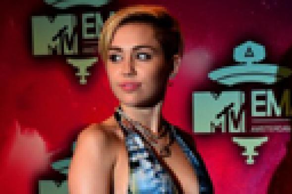 "MTV" تختار مايلي سايرس أفضل مطربة لعام 2013