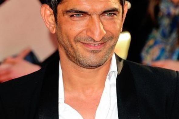 عمرو واكد يشارك سكارليت جوهانسون ومورجان فريمان بطولة Lucy