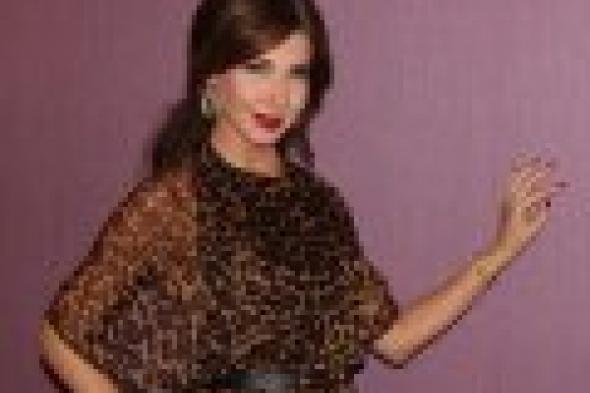 نانسى عجرم تروج لحفلتها مع تامر حسنى فى استاد القاهرة
