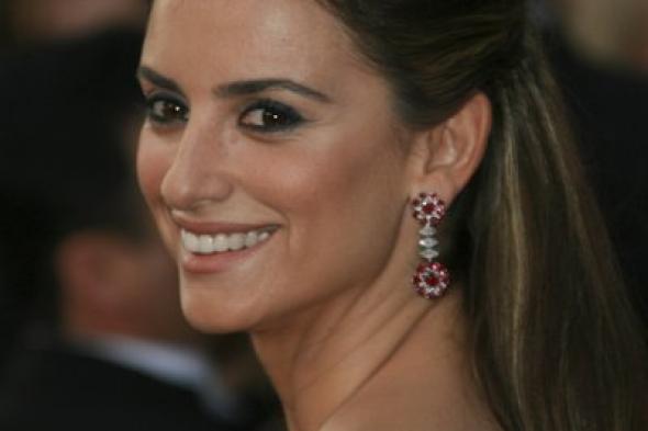 بينيلوبى كروز تحصل على لقب أحسن جسم لعام 2013