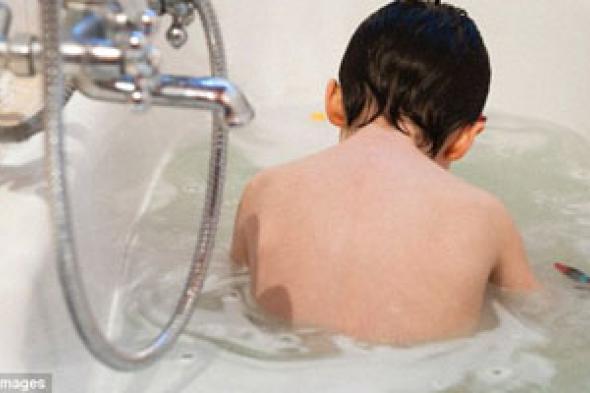 "الحمام الساخن" أحدث صيحة لعلاج التوحد ويجعل الأطفال اجتماعيين