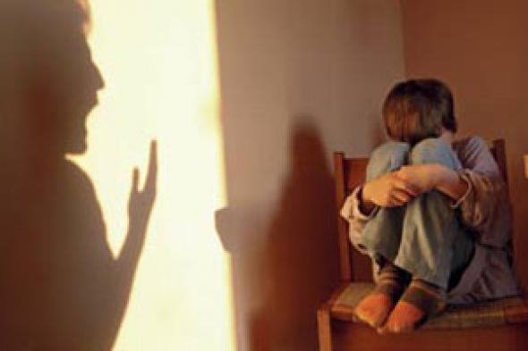 دراسة: بعض سلوكيات الآباء تسبب الاكتئاب للأبناء