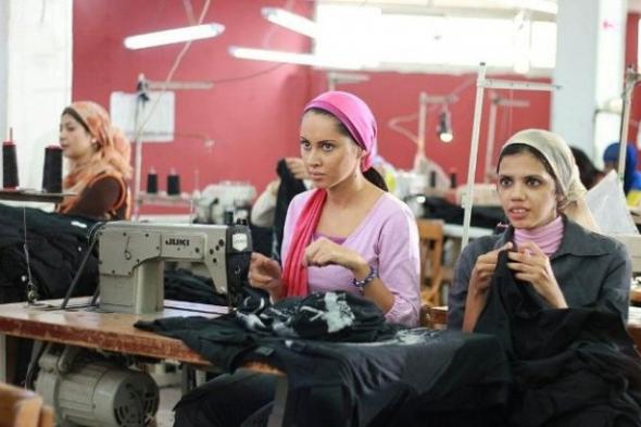 هافينجتون بوست تمتدح "فتاة المصنع": الفيلم أثبت أن السينما المصرية لا تموت