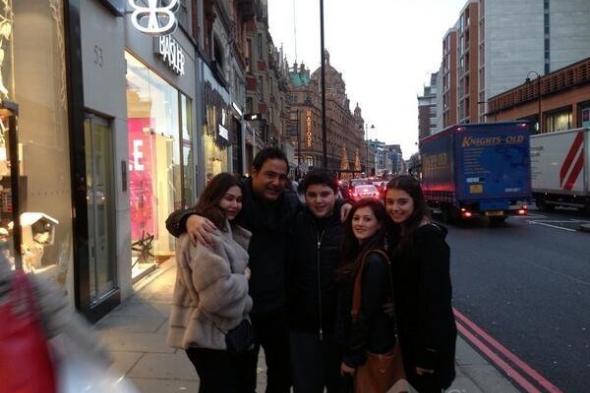 بالصورة : عاصى الحلانى يقضى أجازته فى لندن مع عائلته ..  قبل انشغاله بتصوير The Voice