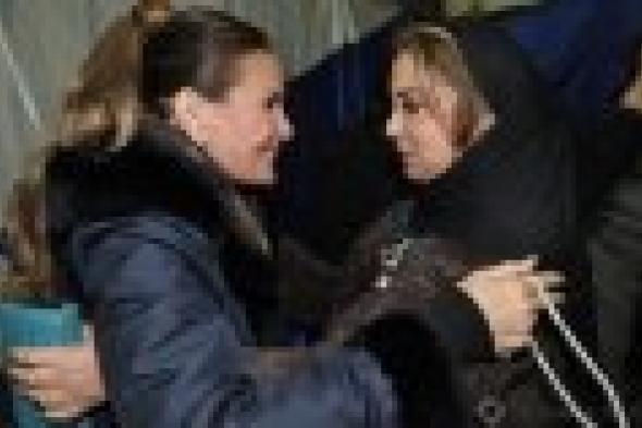 بالصور: نجوم الفن واﻹعلام في عزاء الراحلة زهرة العلا