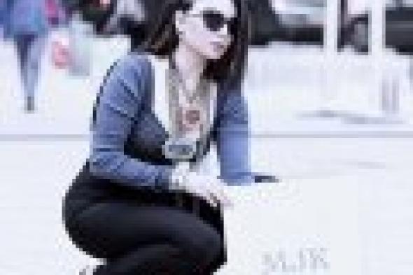 بالصور: هيفا وهبى تقضى الكريسماس فى باريس