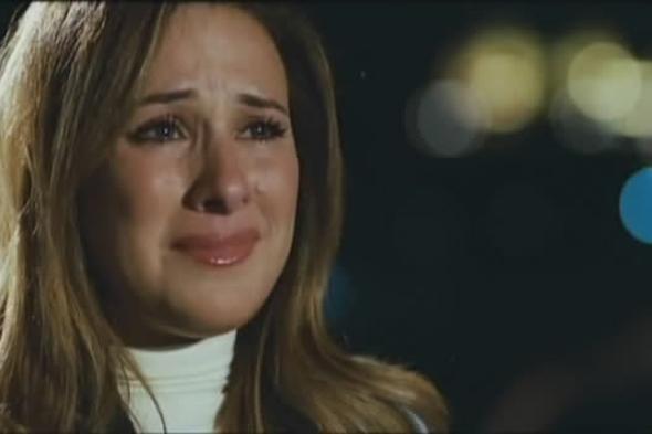 شيري عادل تعتذر للمُصورين لخصوصية عزاء والدها