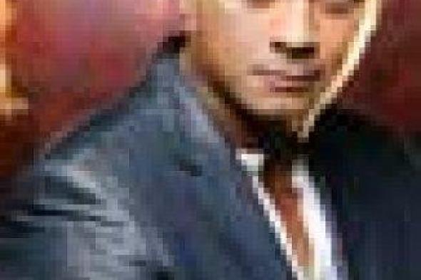 عباس أبو الحسن يروى لجمهوره قصة أول لقاء مع وحيد حامد