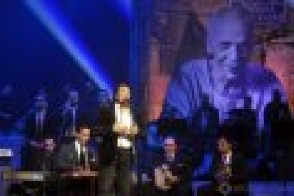 نجوم الفن و السياسة في حفل تأبين أحمد فؤاد نجم