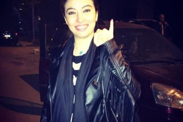 بالصورة : غادة رجب تصوت بنعم فى استفتاء الدستور الجديد 2014