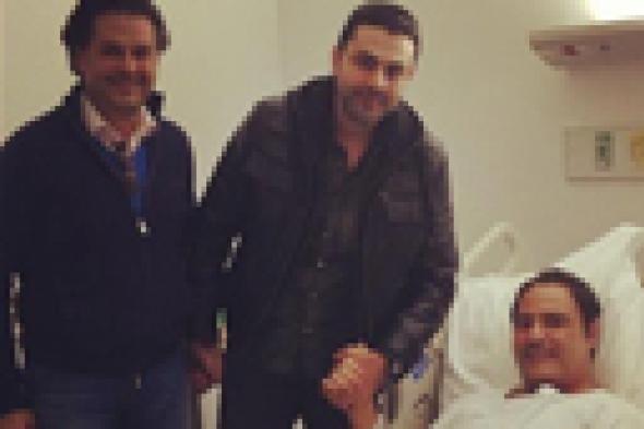 صورة: راغب علامة ومحمد كريم في زيارة لعاصي الحلاني في المستشفى