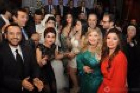 بالصور: روجينا تحتفل بزفاف شقيقتها على أنغام تسلم الأيادي