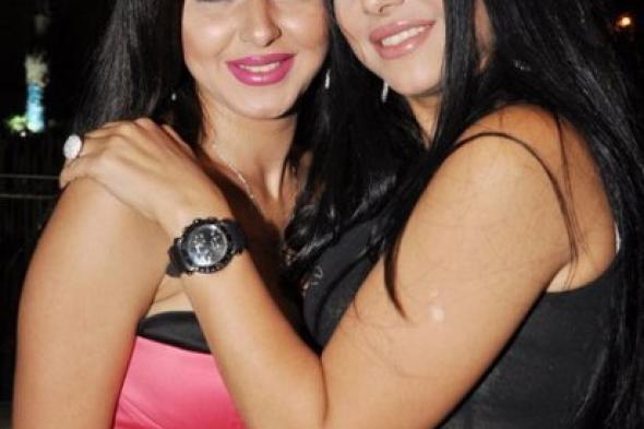 وفاة والد إيناس وسوار النجار