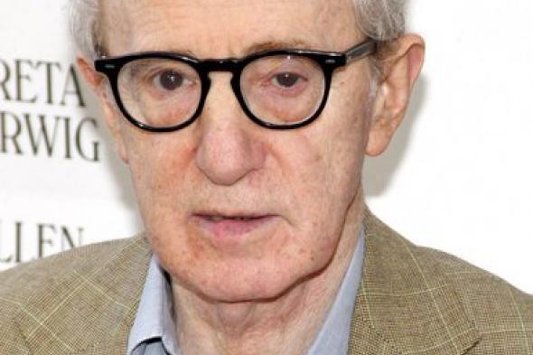 ابنة المخرج وودي آلان بالتبني تتهمه بالاعتداء عليها جنسياً على صفحات نيويورك تايمز