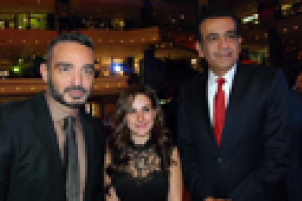 صورة: شيري عادل مازالت شاحبة بالأسود بعد وفاة والدها