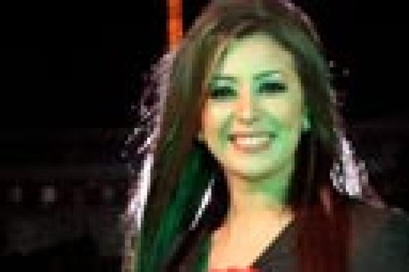جنات تصور "حب جامد" و"واحشني" في لبنان