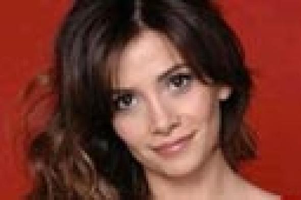 نور "التركية" تتعرض لإغماءة على خشبة المسرح