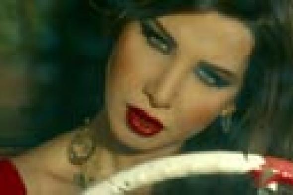 شاهد: نانسي عجرم تعود لأجواء "أخاصمك آه" في "ماتيجي هنا"