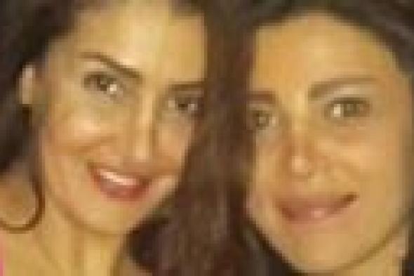 بالصور: غادة عبد الرازق تجتمع على العشاء مع أسرة مسلسلها "السيدة الأولى"