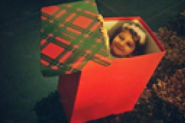 بالصور: نانسي عجرم تتلقى ابنتها هدية في "عيد الحب".. وتشعل حماس جمهور تونس