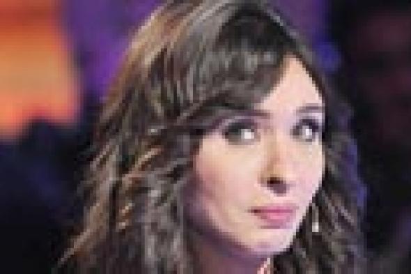 دينا تسترد مبلغ مليون جنيه سرق من فيللتها