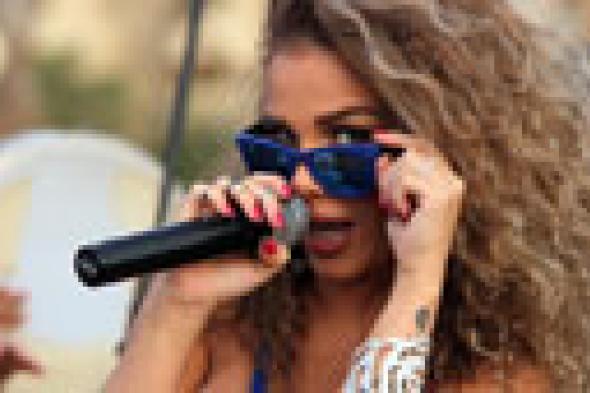 بالصور: نيكول سابا تسجل أغنيتها اللبنانية الجديدة "ما بقى تدقلي"