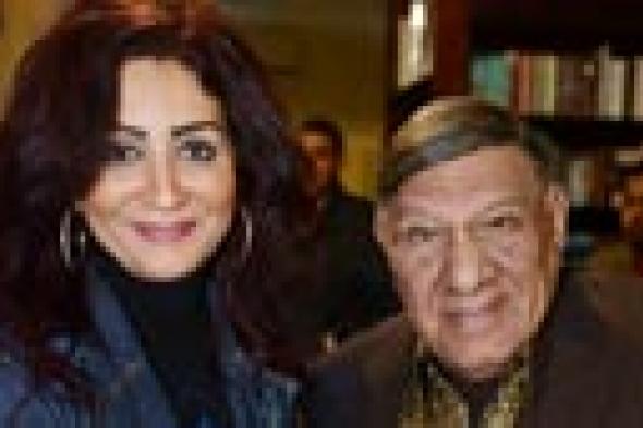 هاني سلامة ووفاء عامر يشاركان حنان مفيد فوزي فرحتها بتوقيع "تصبحوا على خير"