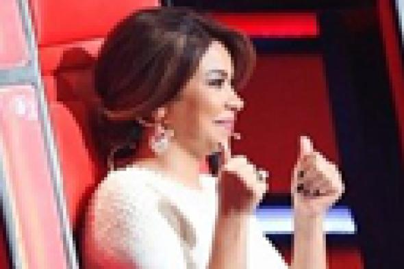 شيرين توقف "The Voice" لتمنح هديتها للرباعي على مولوده الجديد