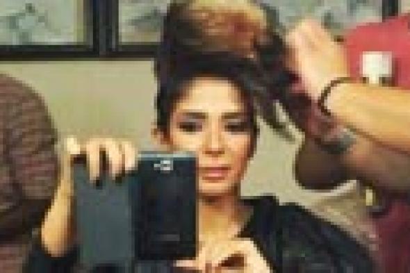 منى زكي في المستشفى بعد اصابتها بتسمم حاد ونزيف في الأمعاء