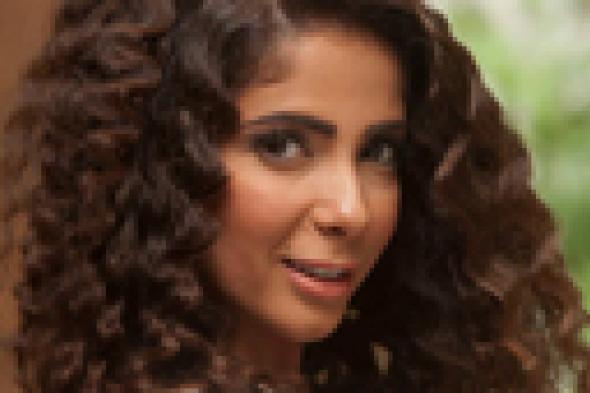 منى زكي تشكر جمهورها وتطمئنهم على حالتها الصحية