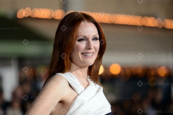 جوليان مور تحتفي بألن بيج لإعلانها عن مثليتها