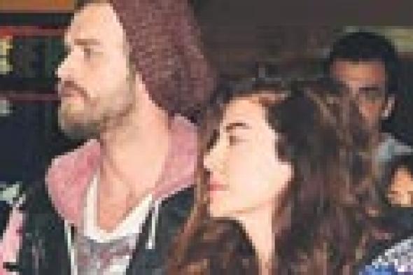بالصور: "مهند" التركي يعود من روسيا بعد انتهائه من تصوير "Kurt Seyit & Şura"