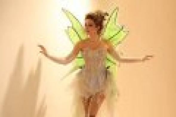 بالصور: كيف تحولت ميريام فارس إلى "جنية" تحلق في سماء دبي؟