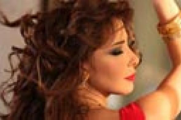 بالفيديو: نانسي عجرم تنكر نفسها أمام سائق في "ماتيجي هنا"
