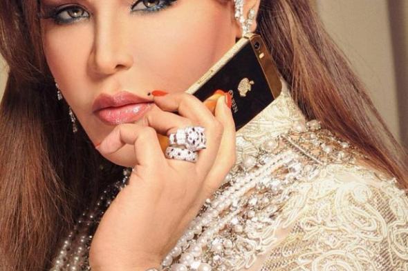 أحلام تكشف سر تواجدها في العاصمة البريطانية لندن؟