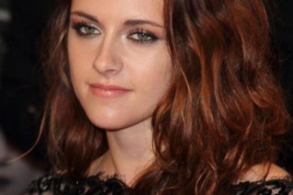 هل تصبح كريستين ستيورات الوجه الجديد لNike؟