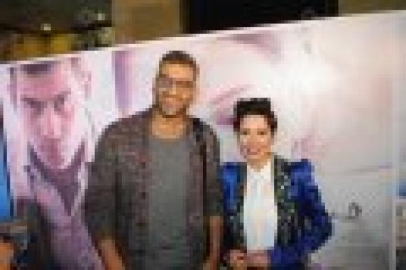 بالصور: خان يحتفل بـ"فتاة المصنع" وسط نجوم الفن واﻹعلام