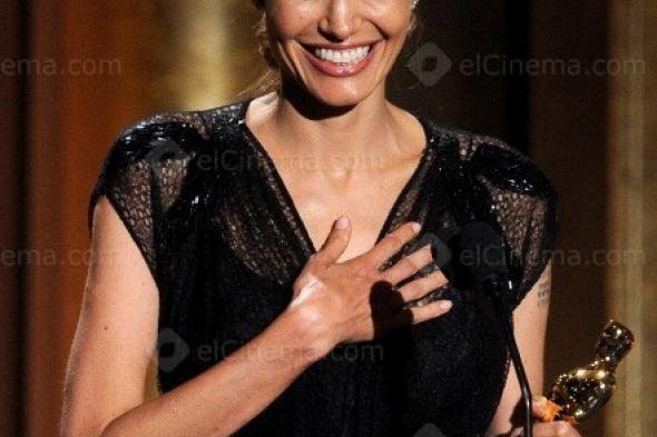 هل تُخرج أنجيلينا جولي فيلم Fifty Shades Of Grey؟