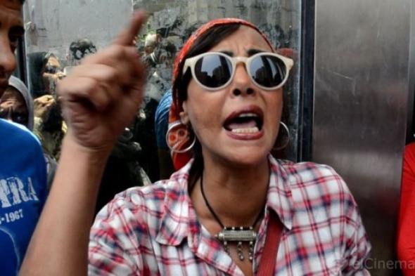 عرض الفنانة نهى العمروسي على النيابة اليوم بعد القبض عليها داخل شقة مشبوهة