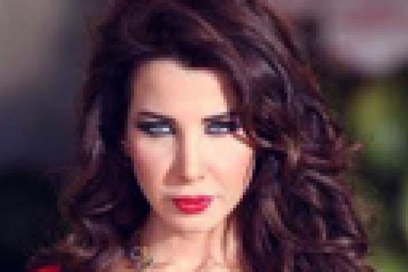 نانسي عجرم تحقق رقما قياسيا عقب طرحها لكليب "ما تيجي هنا"