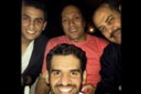 صورة: الجسمي والحجار وبوشناق وعساف في كواليس "عناقيد الضياء"