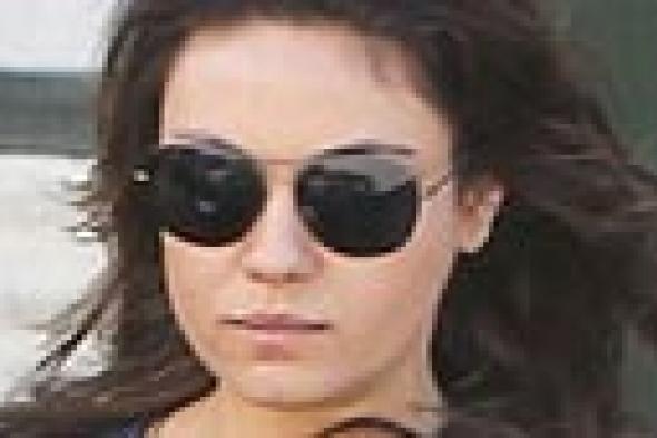 بالصور: علامات الحمل تبدأ في الظهور على ميلا كونيس