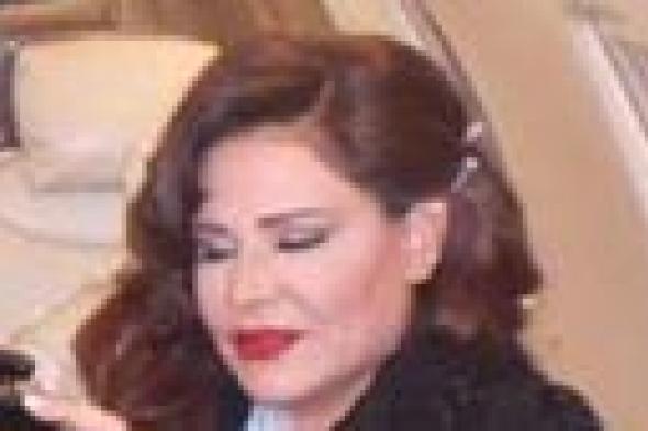 بالصور: أحلام تواصل هوايتها في الاستعراض وتكشف عن طائرتها الخاصة