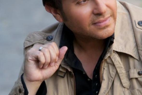 هاني شاكر ينعي وفاة والدة الفنانة سميرة سعيد