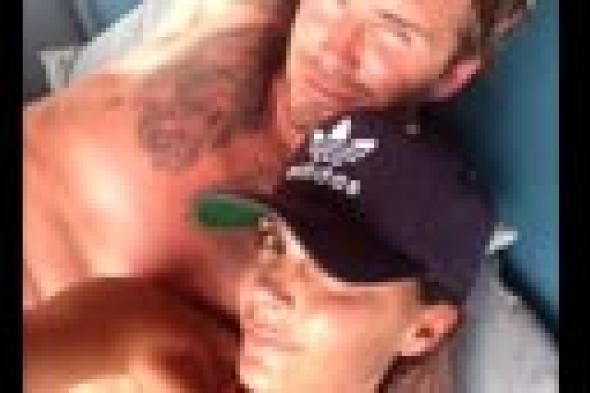 بالصور: فيكتوريا تحتفل بعيد ميلادها الـ 40 مع ديفيد بيكام