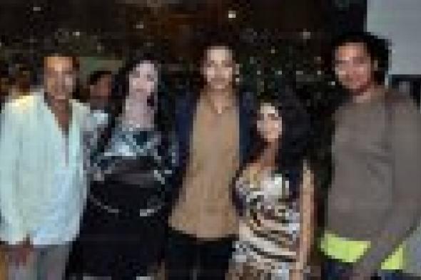 بالصور: صناع "ظرف صحي" يحتفلون بالعرض الخاص للفيلم