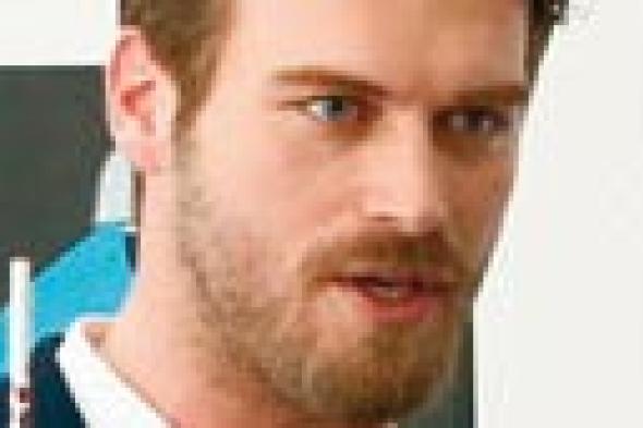 بالصور:  مهند "التركي" مدرس بإحدى المدارس الابتدائية