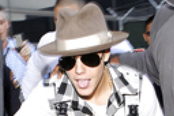 إطلاق سراح جستين بيبر بعد احتجازه في مطار لوس أنجلوس