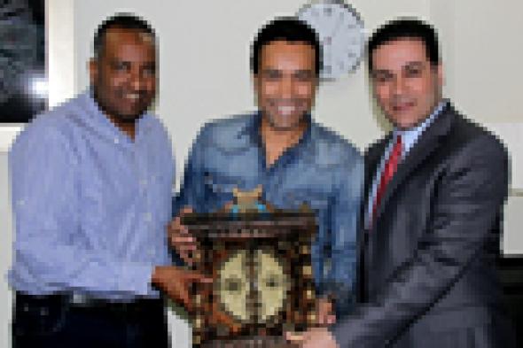 بالفيديو - سامح حسين لأشرف عبد الباقي: "متخليش حد يوقع بيننا"